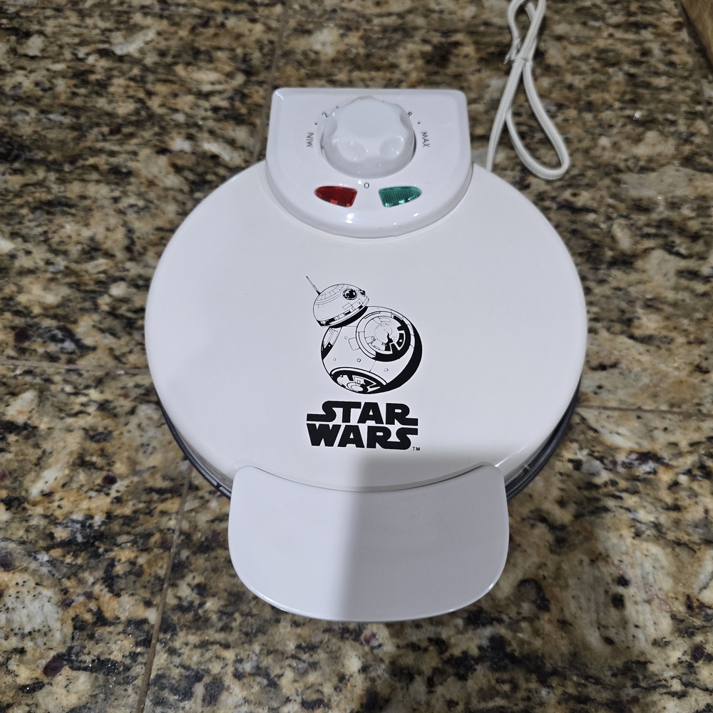 Star Wars White Waffle Maker